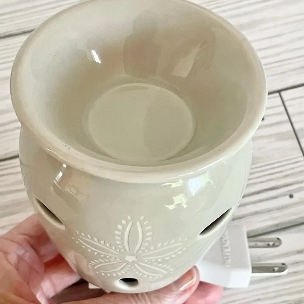 Scentsy Plug In Wall Mini Wax Warmers Set of 2 Red Floral & Beige‎ Sand Dollar